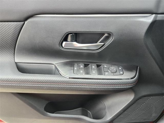 2025 Nissan Kicks SR FWD