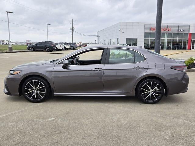2024 Toyota Camry SE Auto (SE)