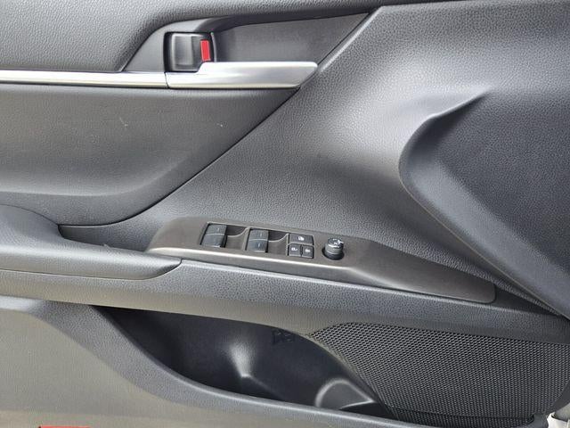 2024 Toyota Camry SE Auto (SE)