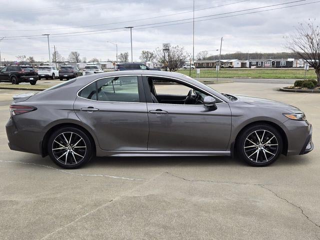 2024 Toyota Camry SE Auto (SE)