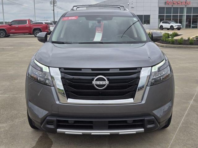 2025 Nissan Pathfinder SL 2WD