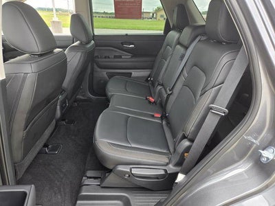 2025 Nissan Pathfinder SL 2WD