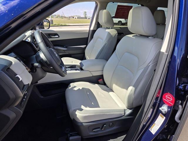 2025 Nissan Pathfinder SL 2WD