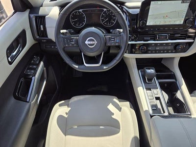 2025 Nissan Pathfinder SL 2WD