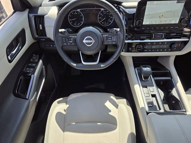 2025 Nissan Pathfinder SL 2WD