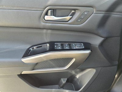 2024 Nissan Pathfinder Platinum 2WD