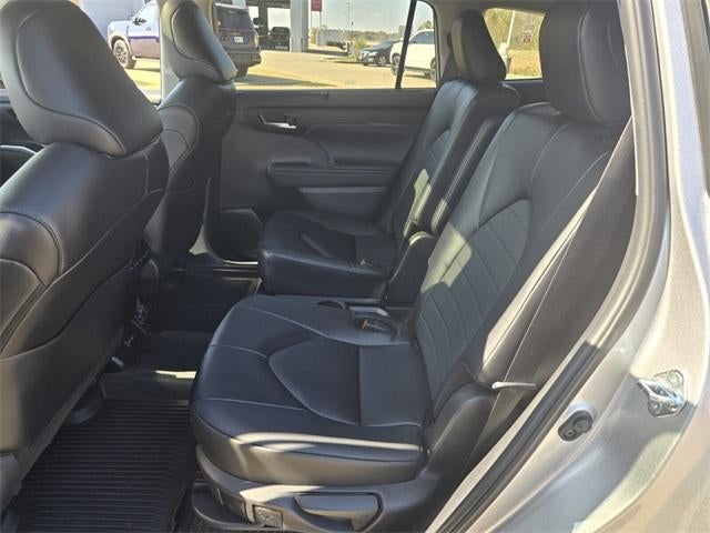 2024 Toyota Highlander Hybrid LE Nightshade FWD (Natl)