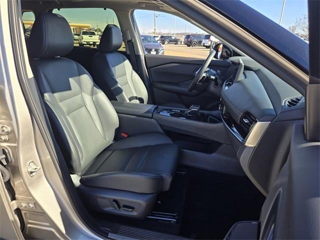 2025 Nissan Rogue FWD SL