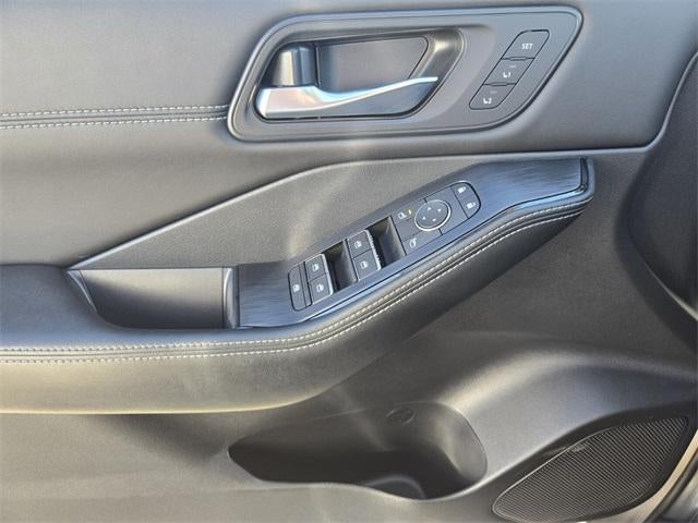 2025 Nissan Rogue FWD SL