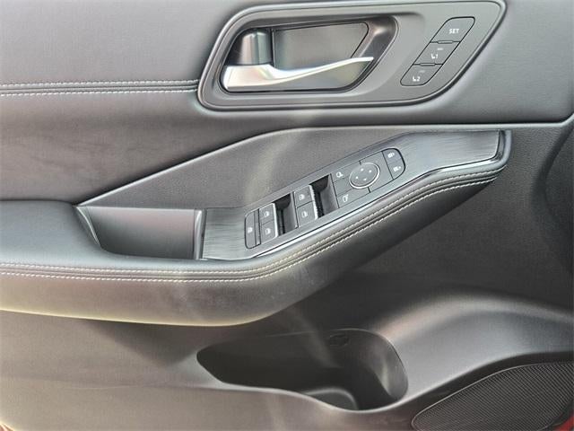 2025 Nissan Rogue AWD SL