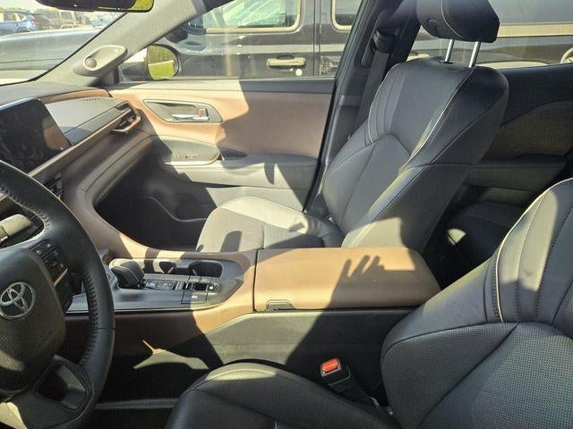 2023 Toyota Crown Limited AWD (Natl)