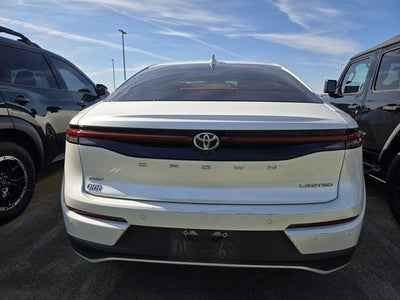 2023 Toyota Crown Limited AWD (Natl)