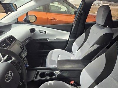 2020 Toyota Prius L Eco (Natl)