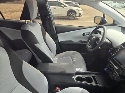 2020 Toyota Prius L Eco (Natl)