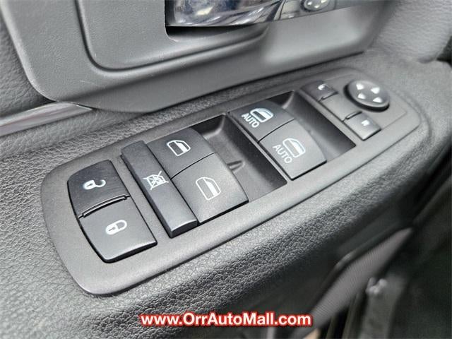 2023 RAM 1500 Classic SLT 4x4 Crew Cab 5'7" Box