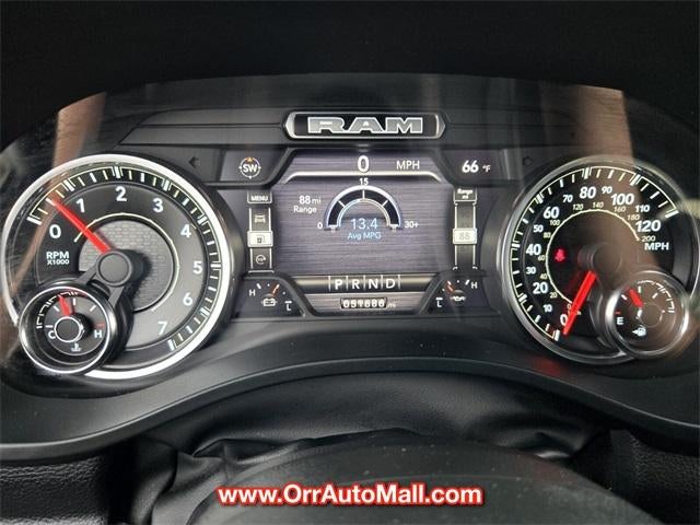 2022 RAM 1500 Big Horn 4x4 Crew Cab 5'7" Box