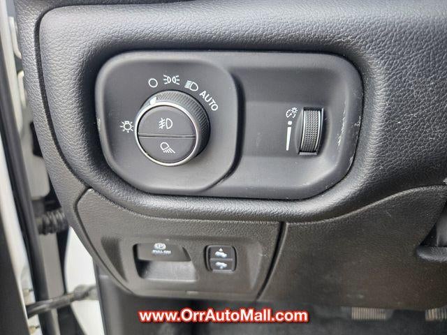 2022 RAM 1500 Big Horn 4x4 Crew Cab 5'7" Box