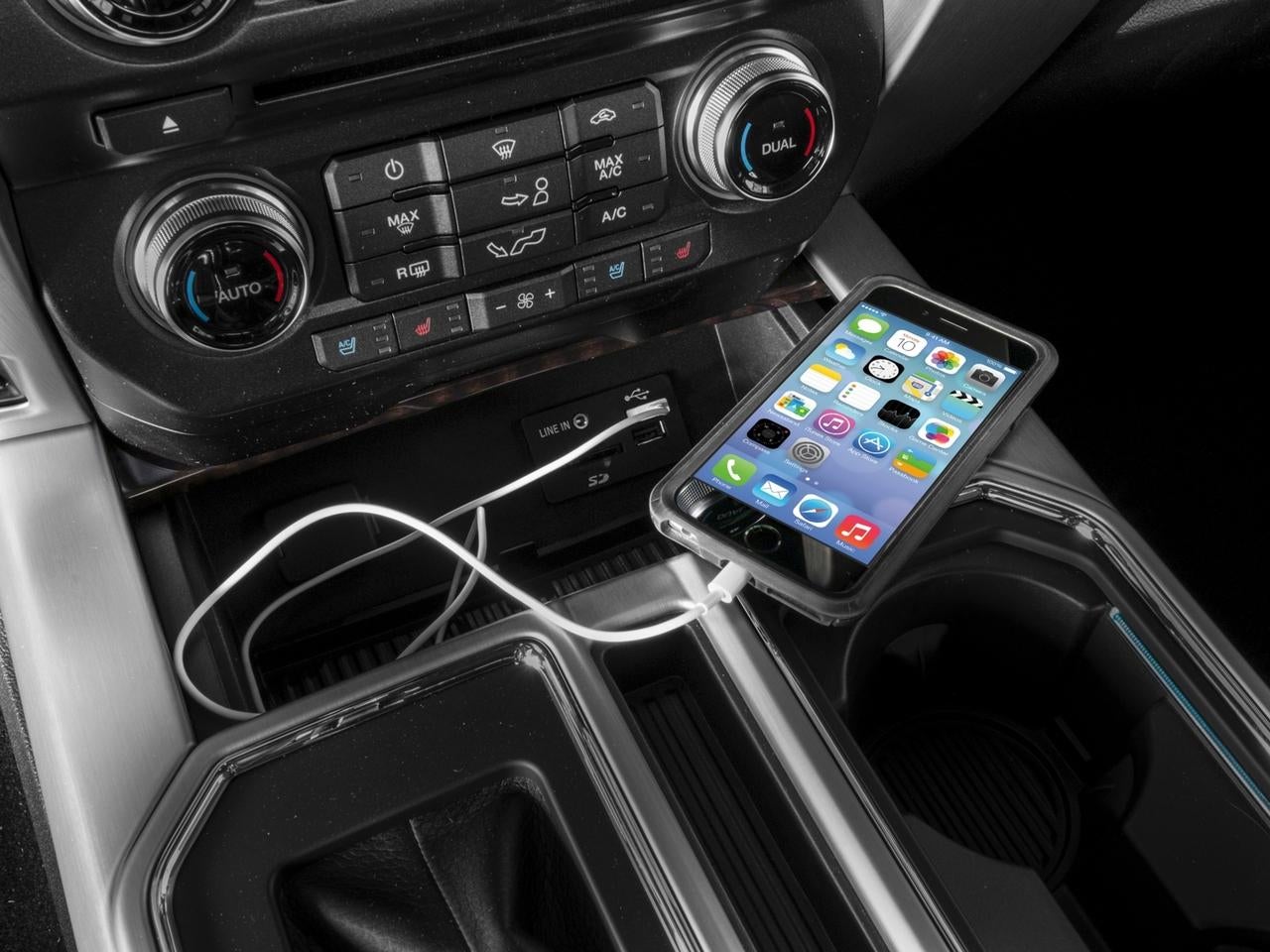 2017 Ford F-150 Platinum 4WD SuperCrew 5.5' Box