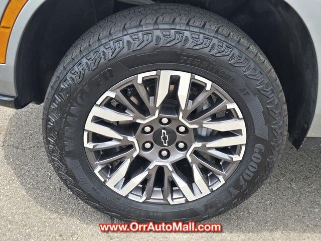 2025 Chevrolet Suburban 4WD Z71