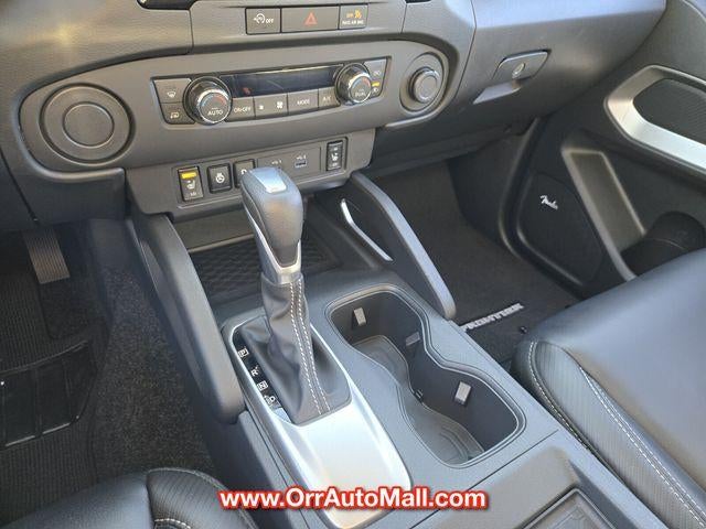 2024 Nissan Frontier Crew Cab 4x2 SL