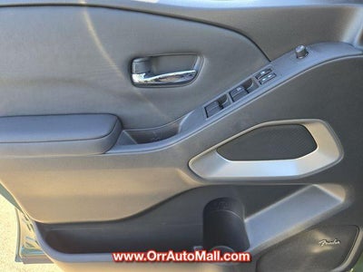 2024 Nissan Frontier Crew Cab 4x2 SL