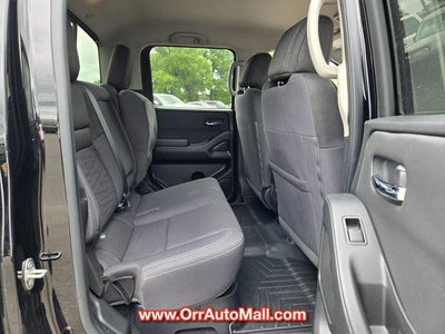 2024 Nissan Frontier Crew Cab 4x4 SV