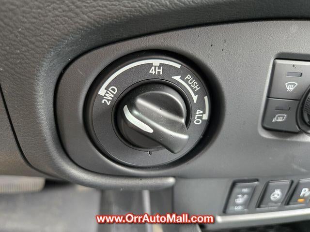 2024 Nissan Frontier Crew Cab 4x4 SV