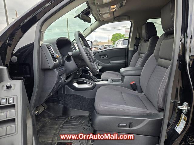2024 Nissan Frontier Crew Cab 4x4 SV