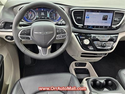 2024 Chrysler Pacifica Touring L FWD
