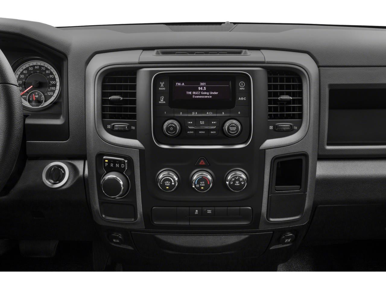 2018 RAM 1500 Express 4x4 Crew Cab 5'7" Box