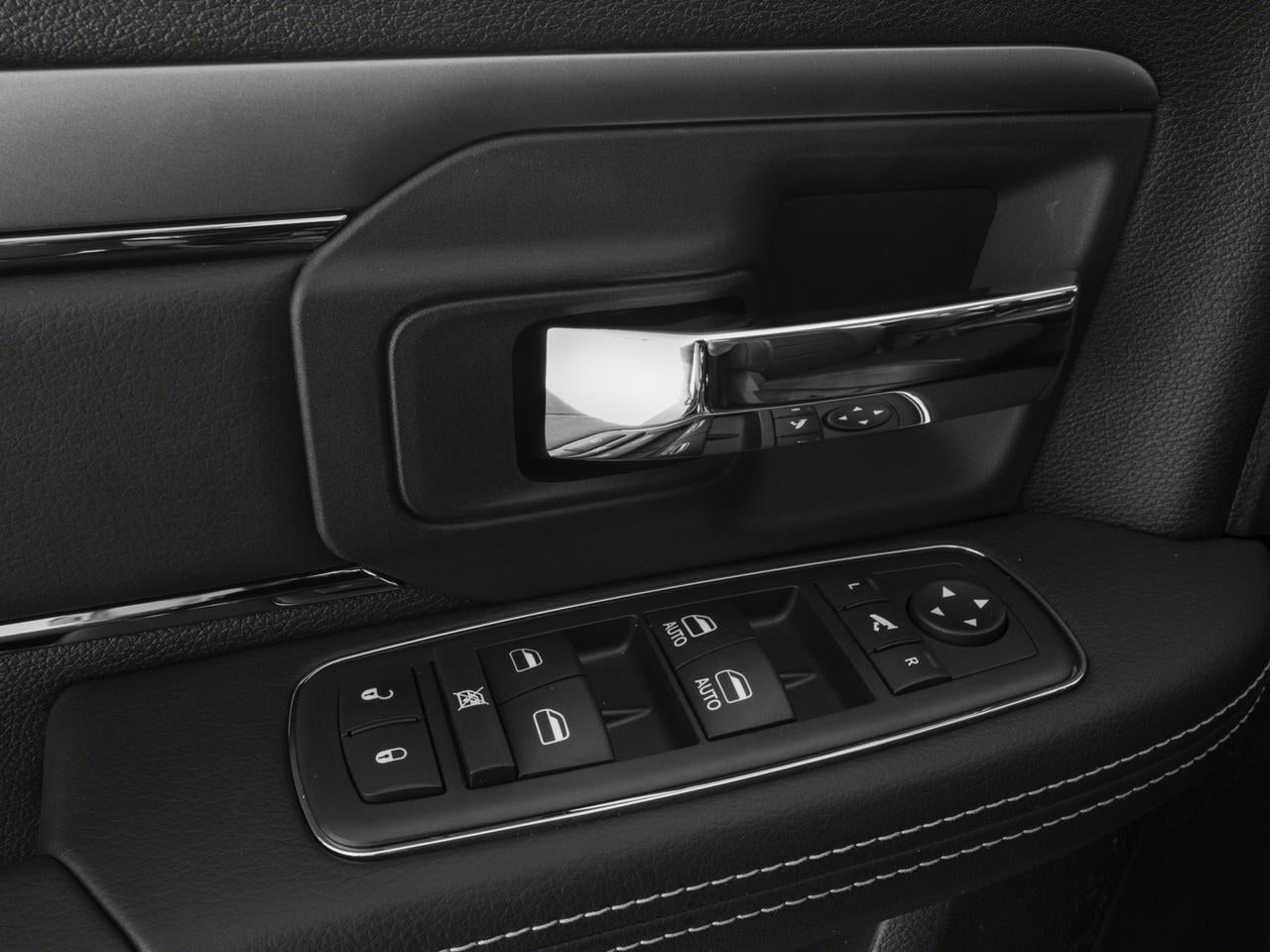 2016 RAM 1500 4WD Crew Cab 5.7 Ft Box Express