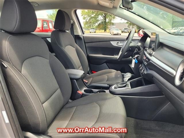 2024 Kia Forte LXS IVT