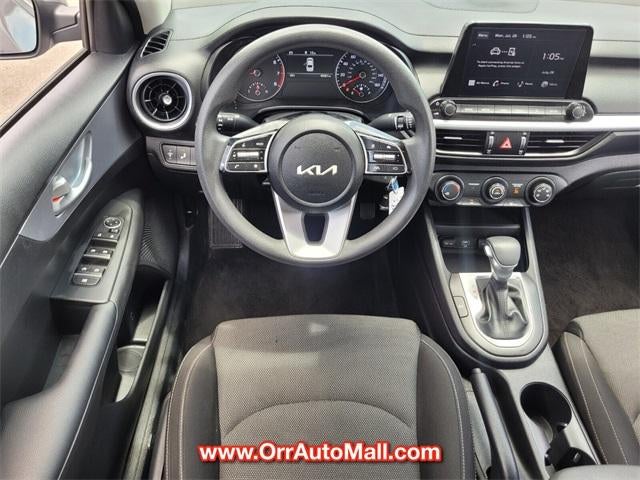 2024 Kia Forte LXS IVT