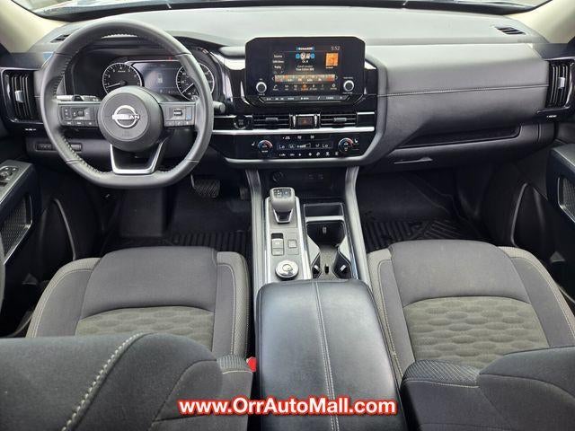 2025 Nissan Pathfinder SV 4WD