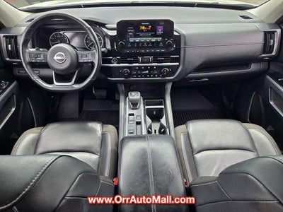 2023 Nissan Pathfinder SL 2WD