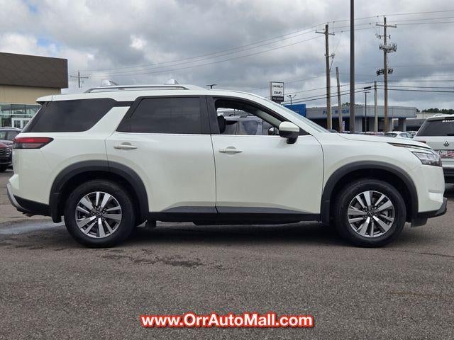 2023 Nissan Pathfinder SL 2WD