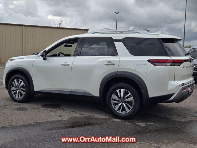 2023 Nissan Pathfinder SL 2WD