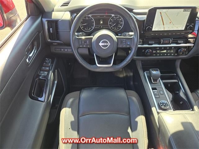 2023 Nissan Pathfinder SL 4WD