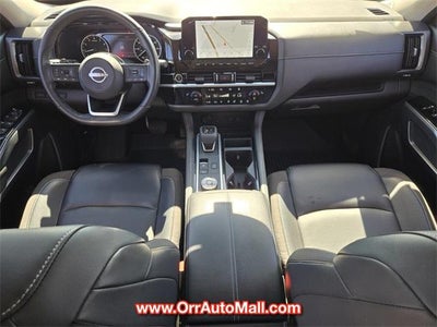 2023 Nissan Pathfinder SL 4WD
