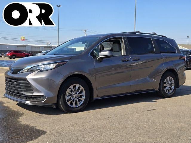 2023 Toyota Sienna LE FWD 8-Passenger (Natl)