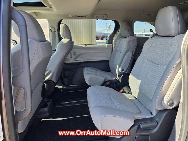 2023 Toyota Sienna LE FWD 8-Passenger (Natl)