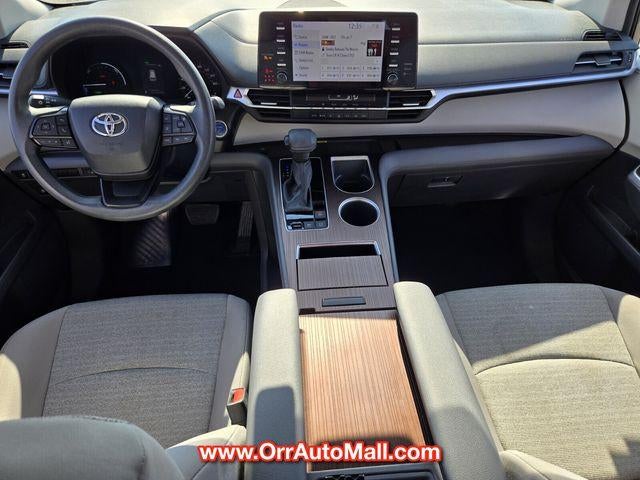 2023 Toyota Sienna LE FWD 8-Passenger (Natl)