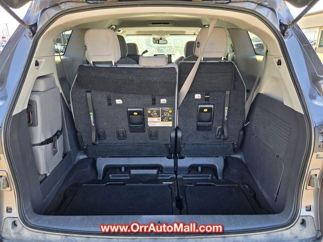 2023 Toyota Sienna LE FWD 8-Passenger (Natl)