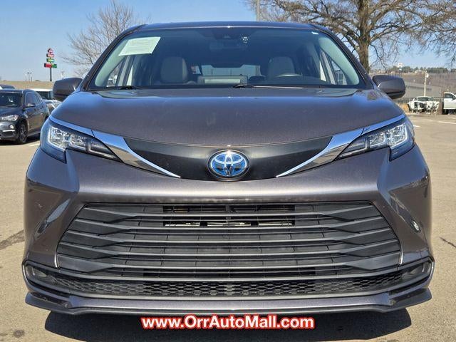 2023 Toyota Sienna LE FWD 8-Passenger (Natl)