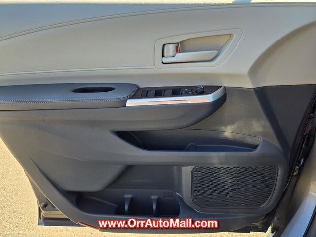 2023 Toyota Sienna LE FWD 8-Passenger (Natl)
