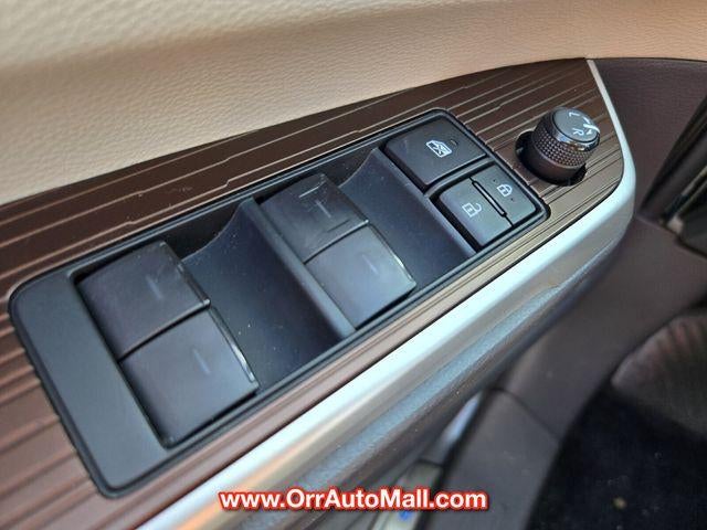 2023 Toyota Sienna LE FWD 8-Passenger (Natl)