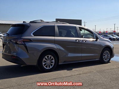 2023 Toyota Sienna LE FWD 8-Passenger (Natl)