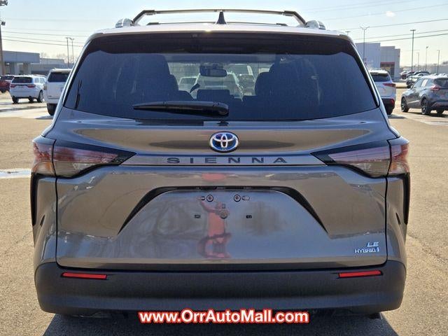 2023 Toyota Sienna LE FWD 8-Passenger (Natl)