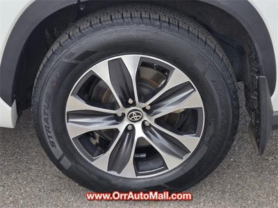 2022 Toyota Highlander XLE FWD (Natl)