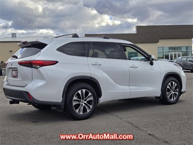 2022 Toyota Highlander XLE FWD (Natl)
